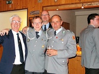 12 Nach dem offiziellen Teil hieß es fröhlich feiern